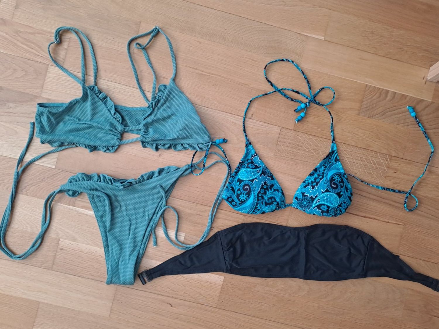 Lotti di vestiti: Bikinis, 1x Set und 2 Oberteile – Usato da Zürich venduto da nae_7l2b