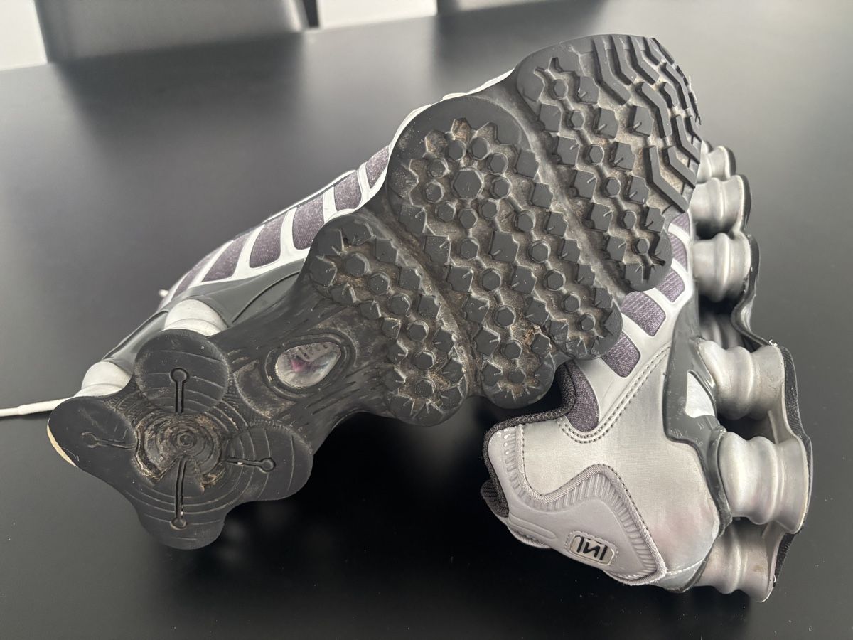 Nike Herrenschuhe: Nike Shox Schuhe Grösse 41 Silber – Gebraucht aus Niederuzwil von Amicio 2