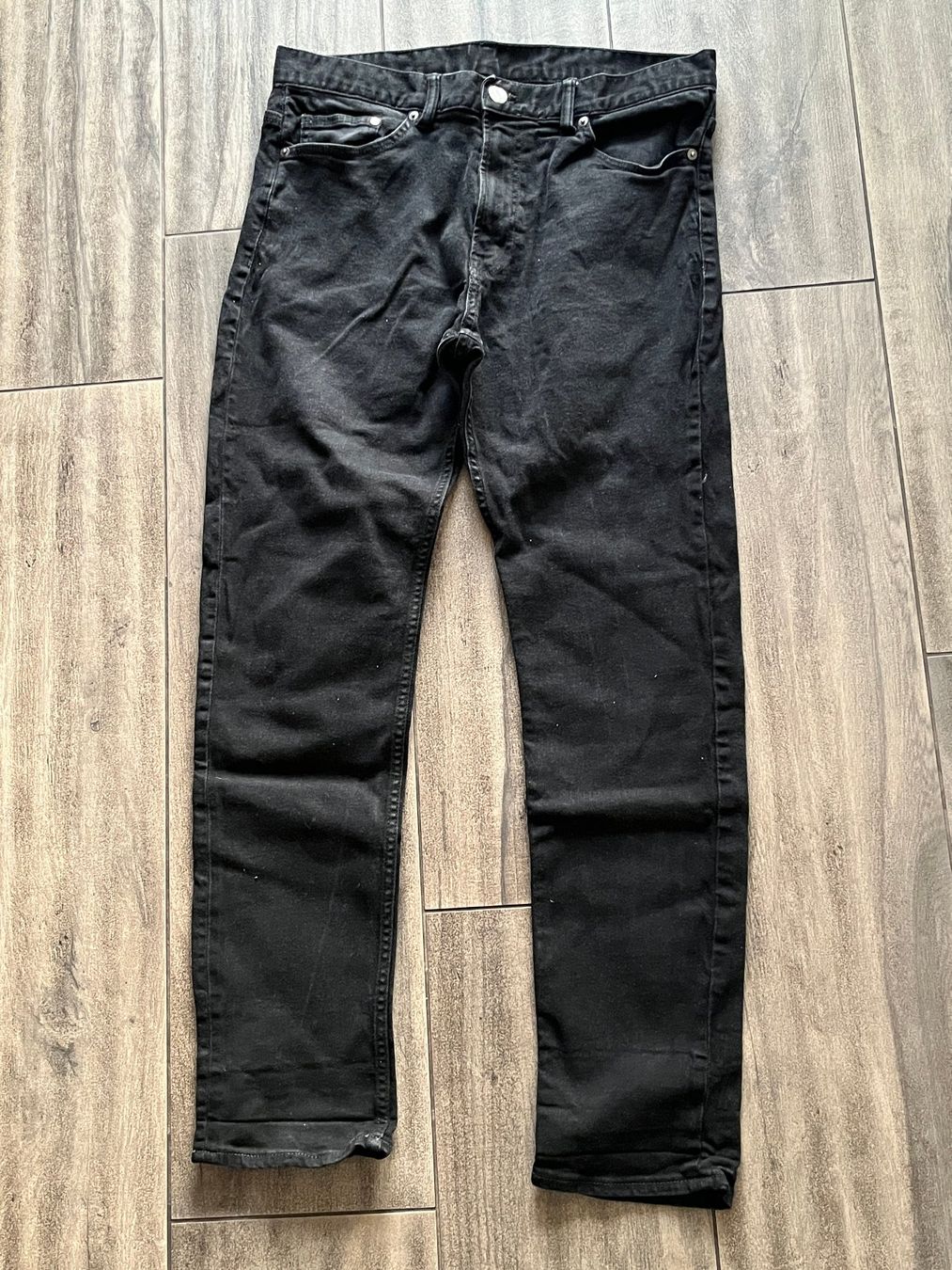 H&M Jeans: Schwarze Denim Five Pockets Jeans von H&M – Gebraucht aus Strengelbach von Lucaernest