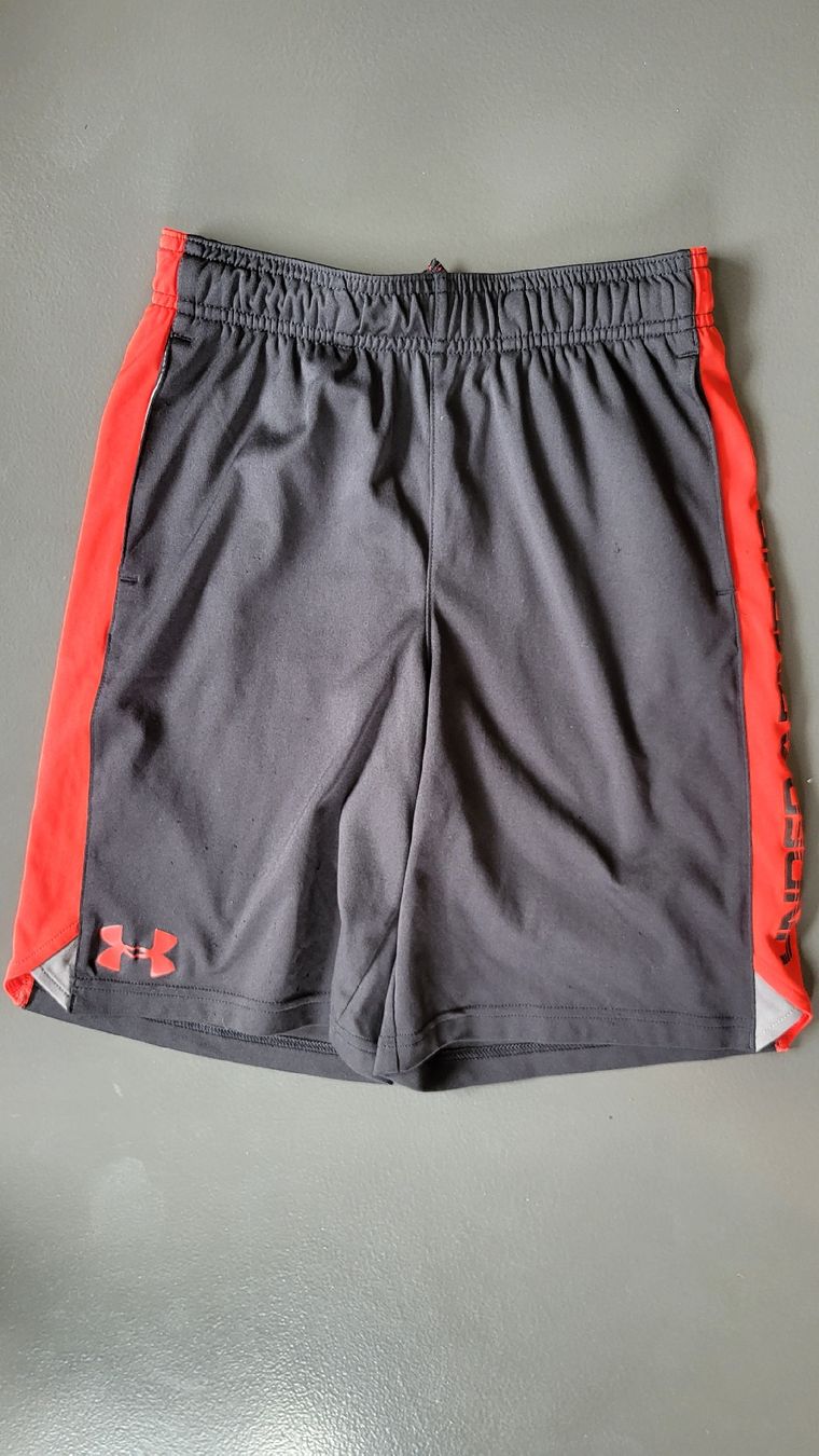 Under Armour Pantaloni: sporthose under armor – Usato da Zürich venduto da Sibetti