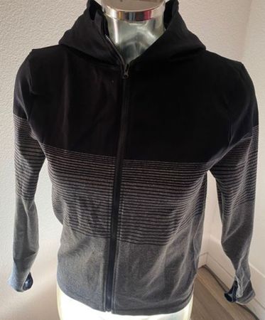 Sportlicher Kapuzen-Pullover, Gr. S, schwarz/grau