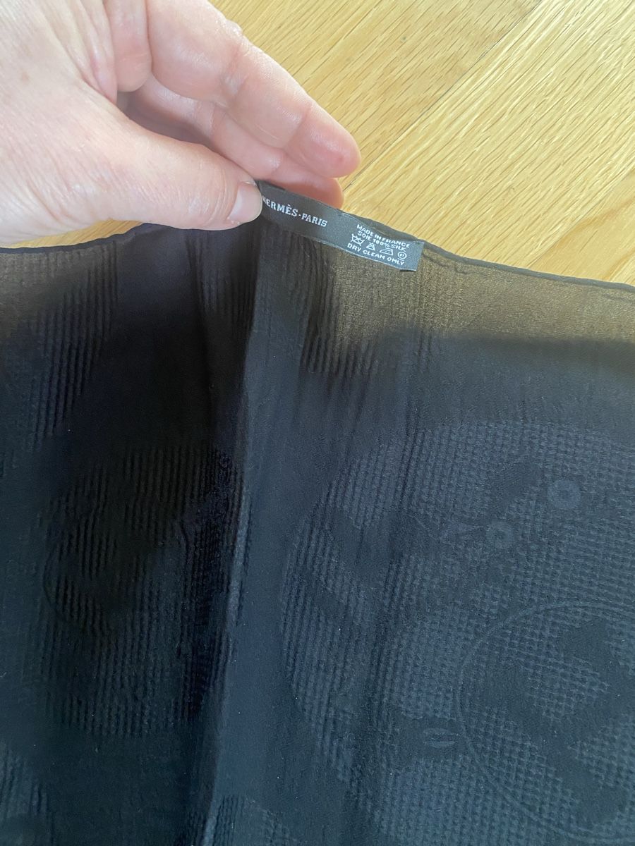 Hermès Foulard & Sciarpe: Hermès Silk Scarf, Black, Pristine Condition, Box Incl. – Nuovo (secondo la descrizione) da Herrliberg venduto da non_5qdb 6