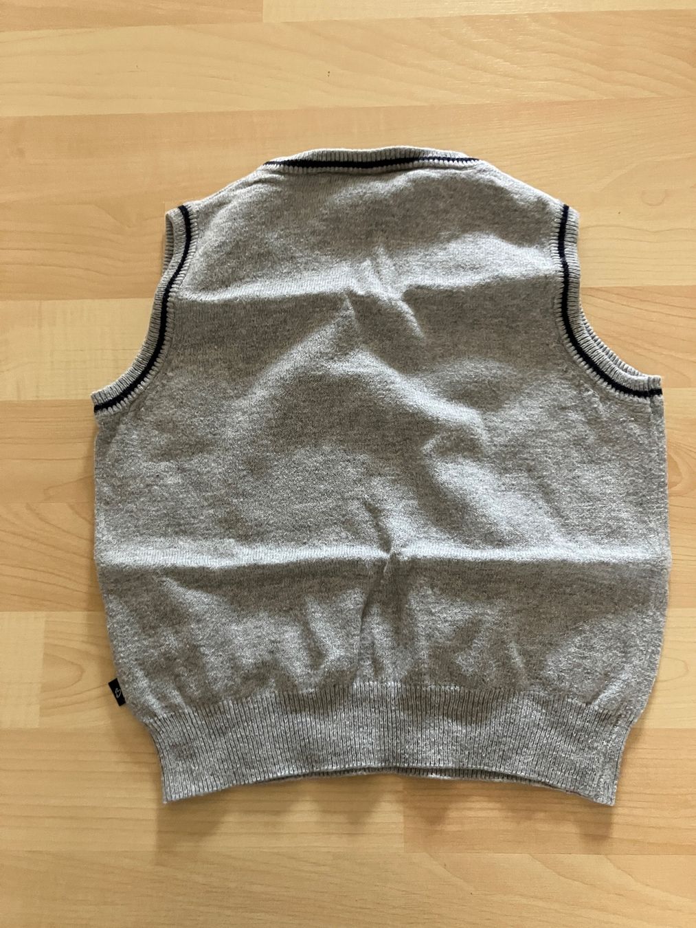 Pulls et sweat-shirts: Pullunder 98 – D'occasion à Niederglatt ZH par boeca82 2