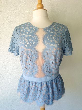 BLUSE BCBG MAXAZRIA M 38 SPITZE NUDE TUNIKA TOP zu HOSE ROCK