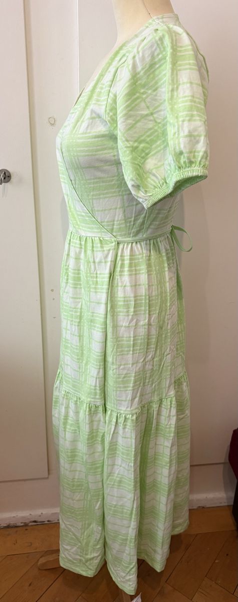 Asos Kleider: Robe portefeuille ASOS – Neu (gemäss Beschreibung) aus Le Locle von tchanatakoua 2