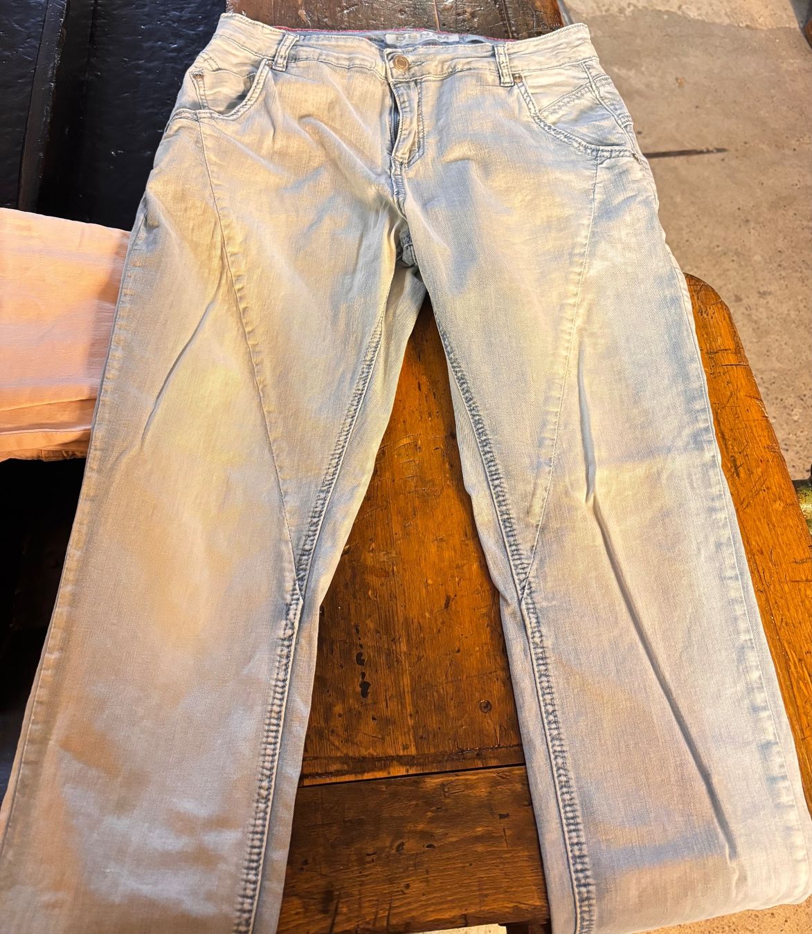 Jeans: 2er pack Damen Jeans. – Usato da Münchenstein venduto da tsp01 2