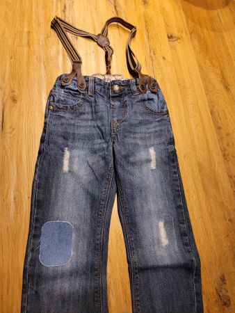 110 - Grösse, Jeanshose mit Hosenträger für Jungen