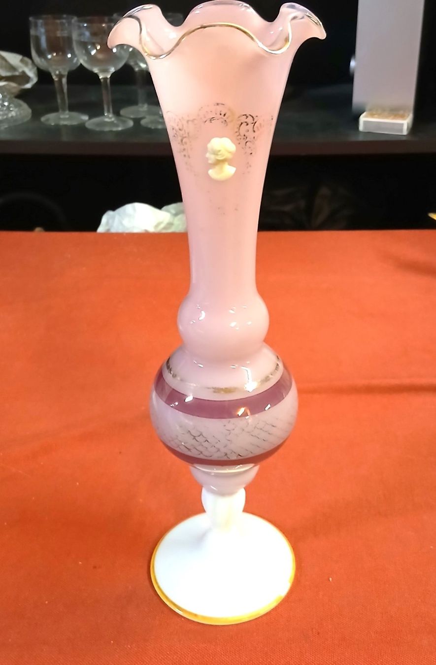 Vasi & Recipienti: Beau vase en opaline avec camée – Nuovo (secondo la descrizione) da LE MONT-SUR-LAUSANNE venduto da CHOCO04