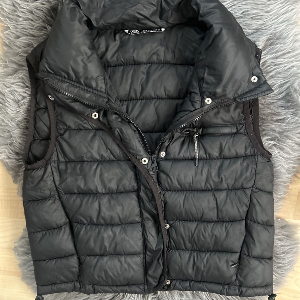 Zara Gilets & Westen: Schwarze Weste – Neu (gemäss Beschreibung) aus Sissach von kate.granger 2