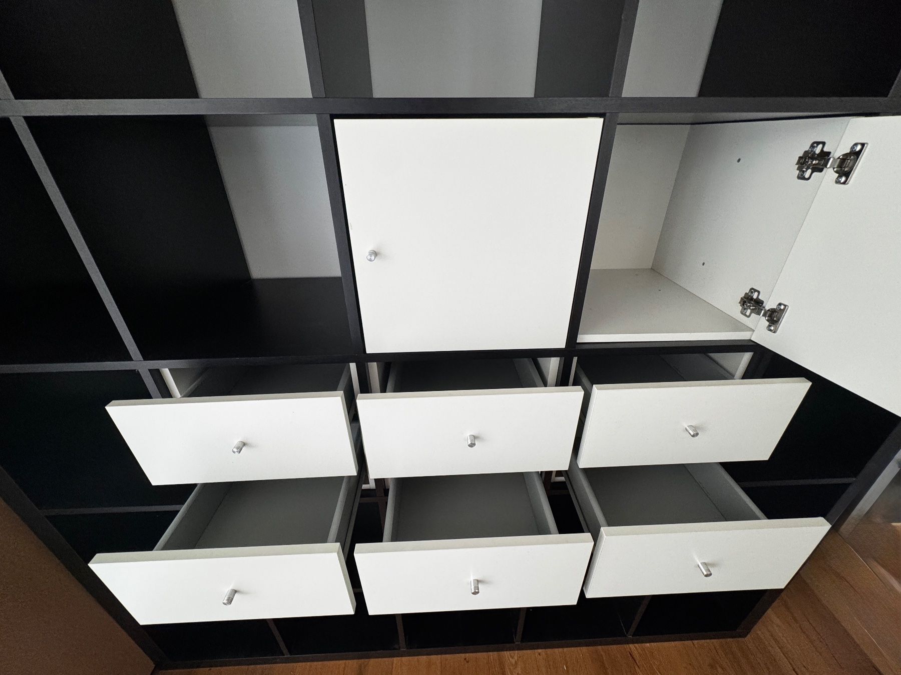 Ikea Regale: Kallax Gestell, schwarz/weiss – Gebraucht aus Menzingen von Dusty14 3
