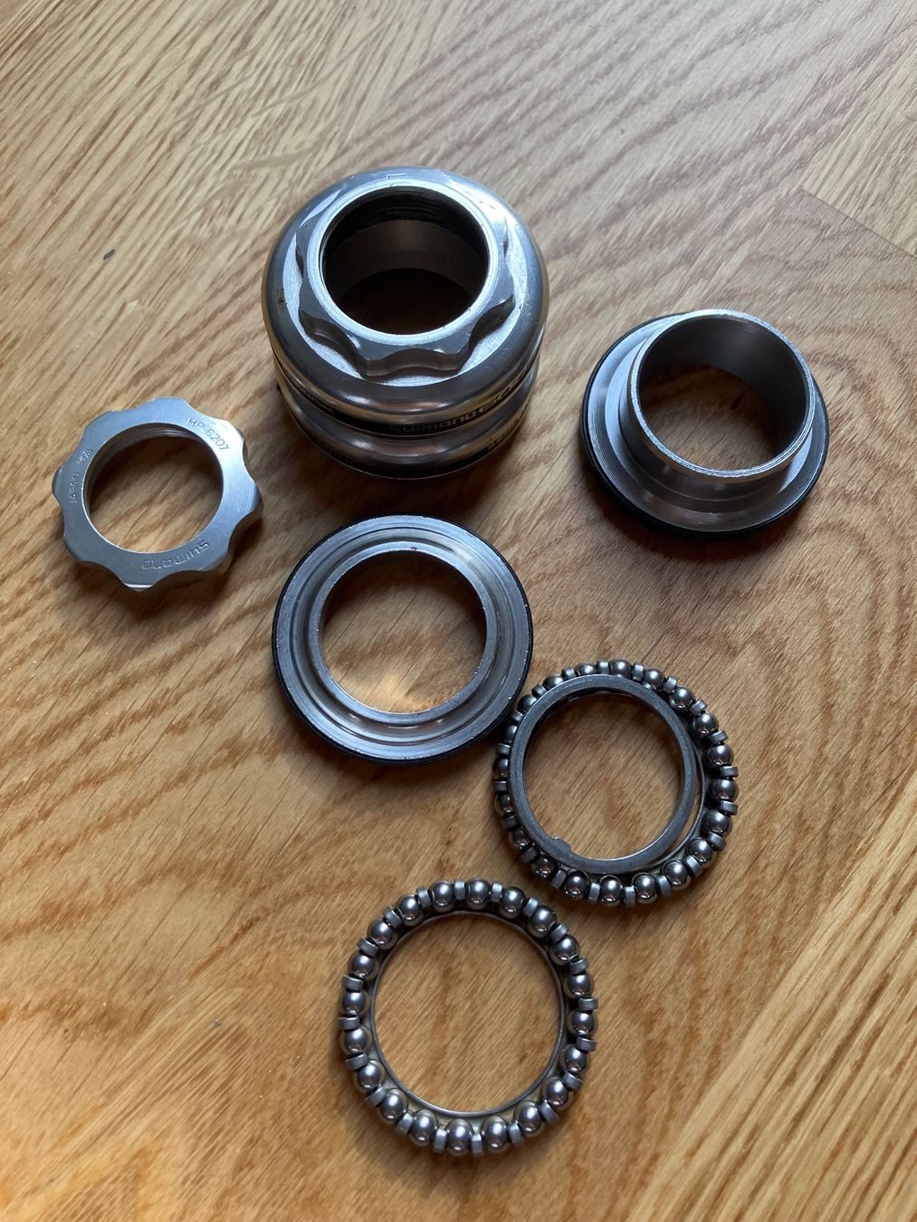 Shimano Pezzi di ricambio: Shimano 600 Steuersatz – Usato da Dotzigen venduto da BIKES.AND.RECORDS 1
