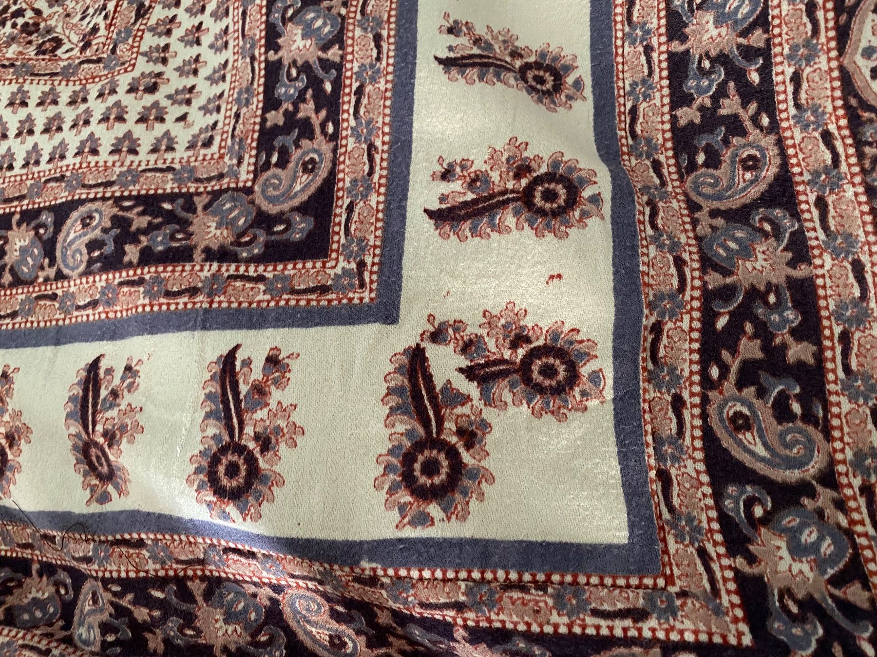 Coperte: Warme indische Tagesdecke – Usato da Rorbas venduto da tun_m7fz 5