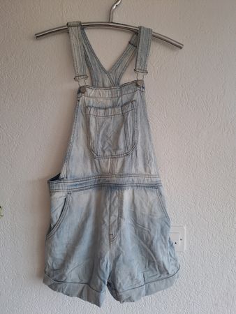 Toller kurzer Denim Jumpsuit