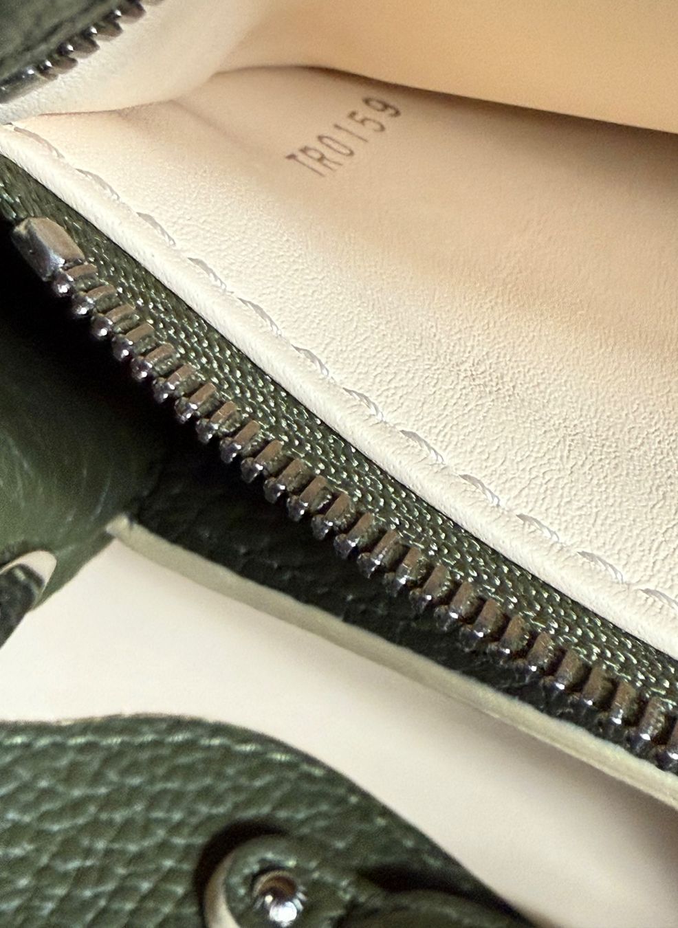 Louis Vuitton Borse da donna: Louis Vuitton Capucines PM – Usato da Reinach AG venduto da RobbisB 9