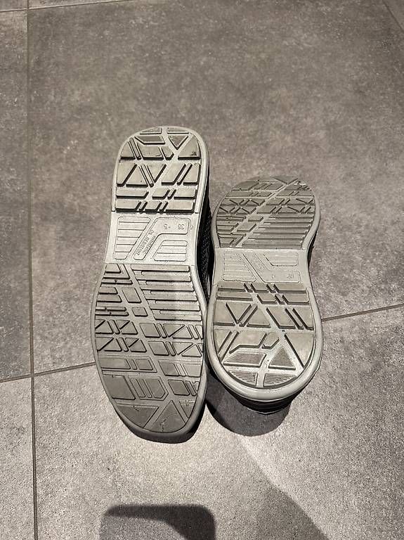 Scarpe da uomo: Chaussures de sécurité - T. 38 – Usato da Lentigny venduto da EcuProd1 1
