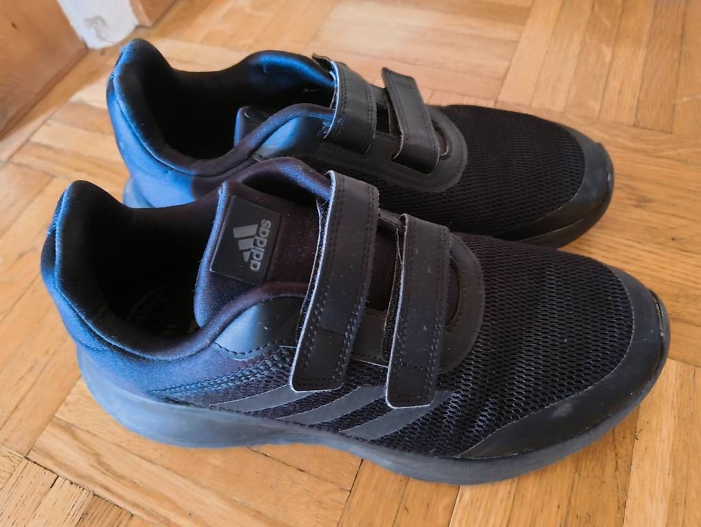 Adidas Scarpe per ragazzi: Sneaker von Adidas, Gr. 39 – Usato da St. Gallen venduto da curlygyal 1