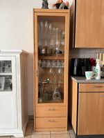 Vitrine/Schrank mit Licht, Glastüre, und Schubladen, Buche
