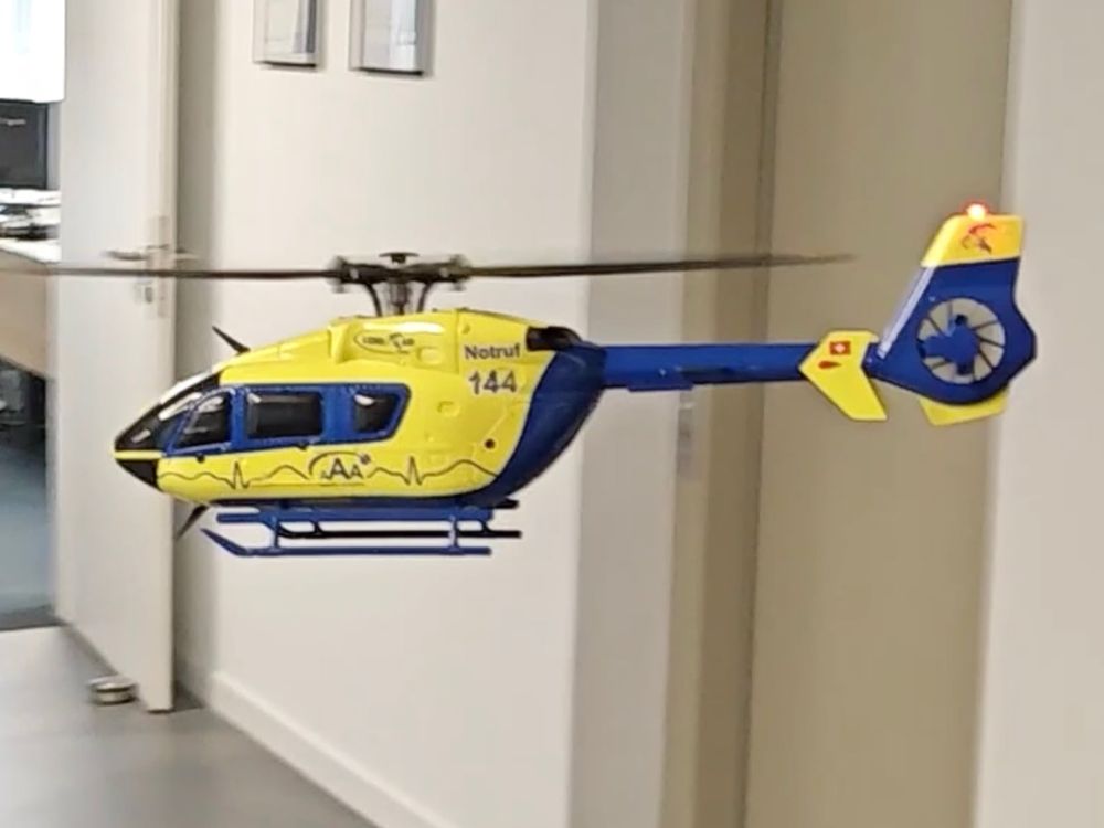 Elicottero Radiocomandato Amewi AFX-135 PRO EC 135 Alpine Air Ambulance Scala 1:32, 6 Canali, Flybarless, RTF