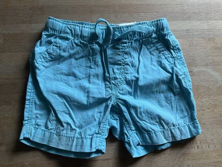 H&M Shorts / kurze Hose hellblau Grösse 74