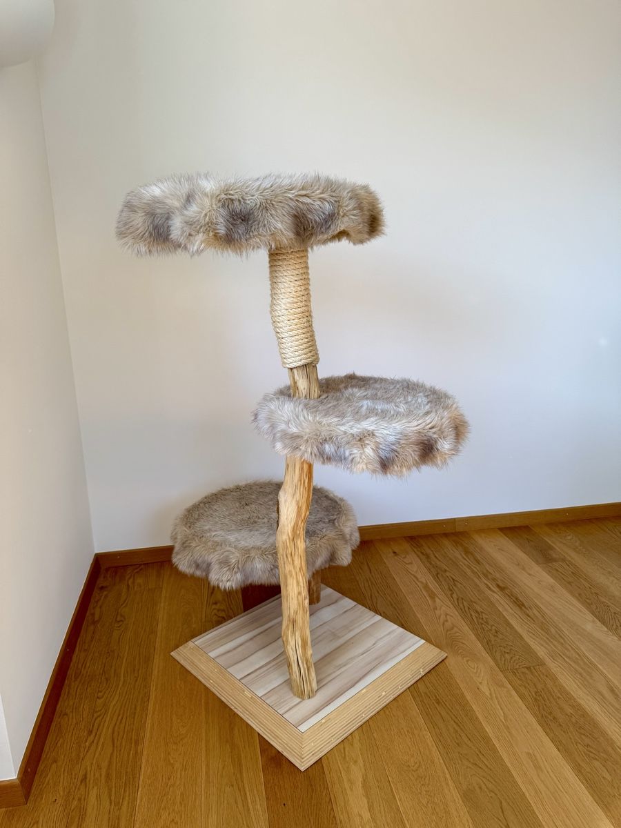 Tiragraffi: Arbre à chat design Ruben pièce unique – Usato da Fully venduto da Gaga1990 2