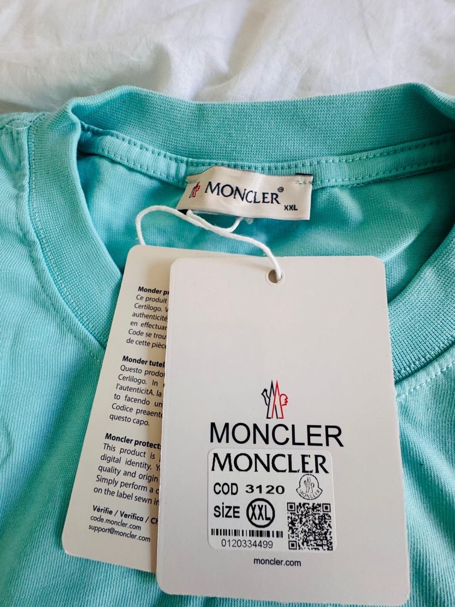 Moncler T-shirt: T-Shirt Moncler XXL – Nuovo e nell'imballaggio originale da Luzern venduto da Arbey_romero80 3