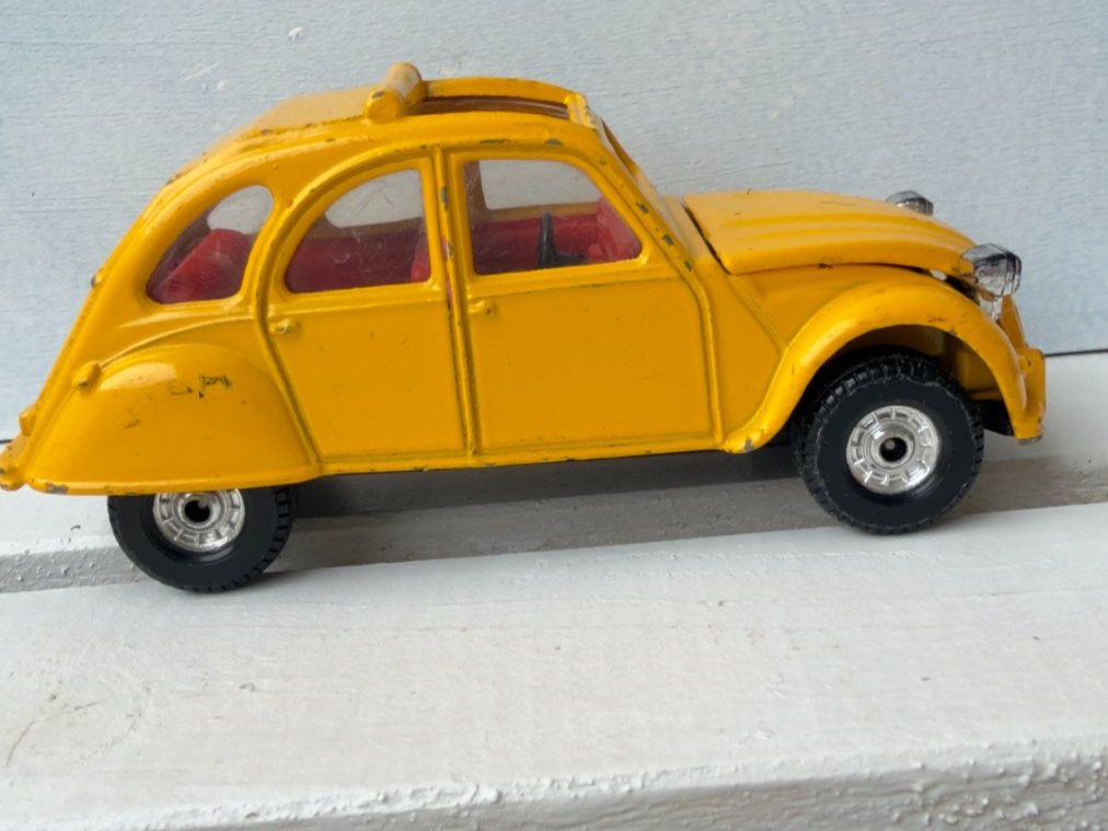 Citroën Modellautos: Corgi Citroën 2CV  - grosses Modell – Gebraucht aus Bern von lac_8m2r