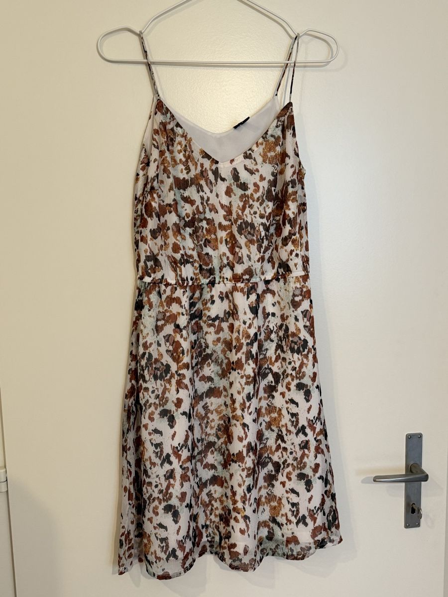 Vero Moda Robes: Gemustertes Sommerkleid (Vero Moda)  – D'occasion à Luzern par vqu_8gks