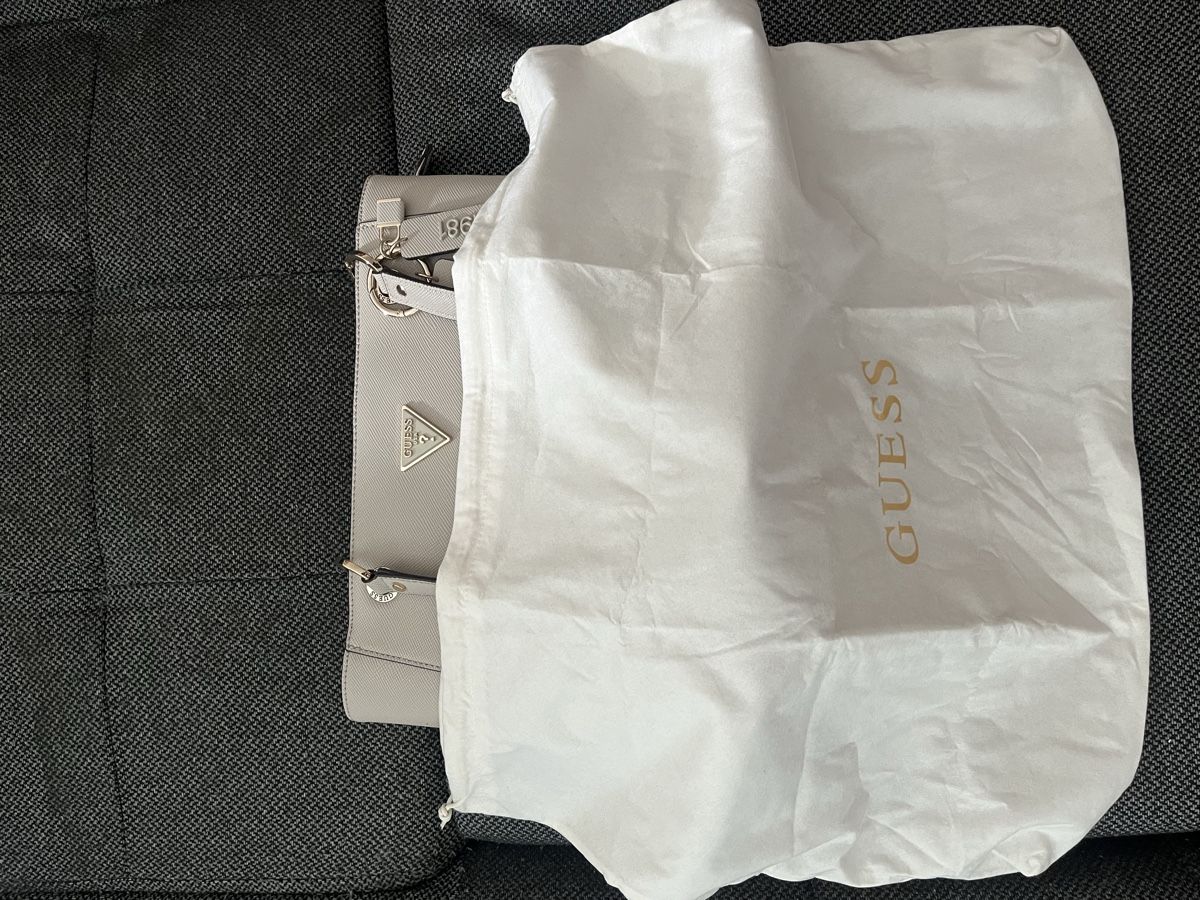 Guess Taschen: Handtasche Guess neu mit Staubbeutel – Neu (gemäss Beschreibung) aus Biel/Bienne von que_9cv5 3