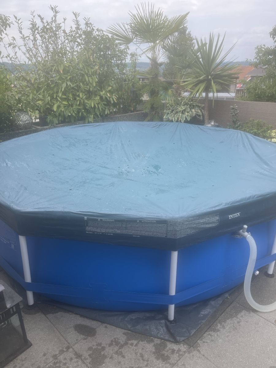 Intex Piscines: Abdeckplane Rund 305 – D'occasion à Seengen par Pani09
