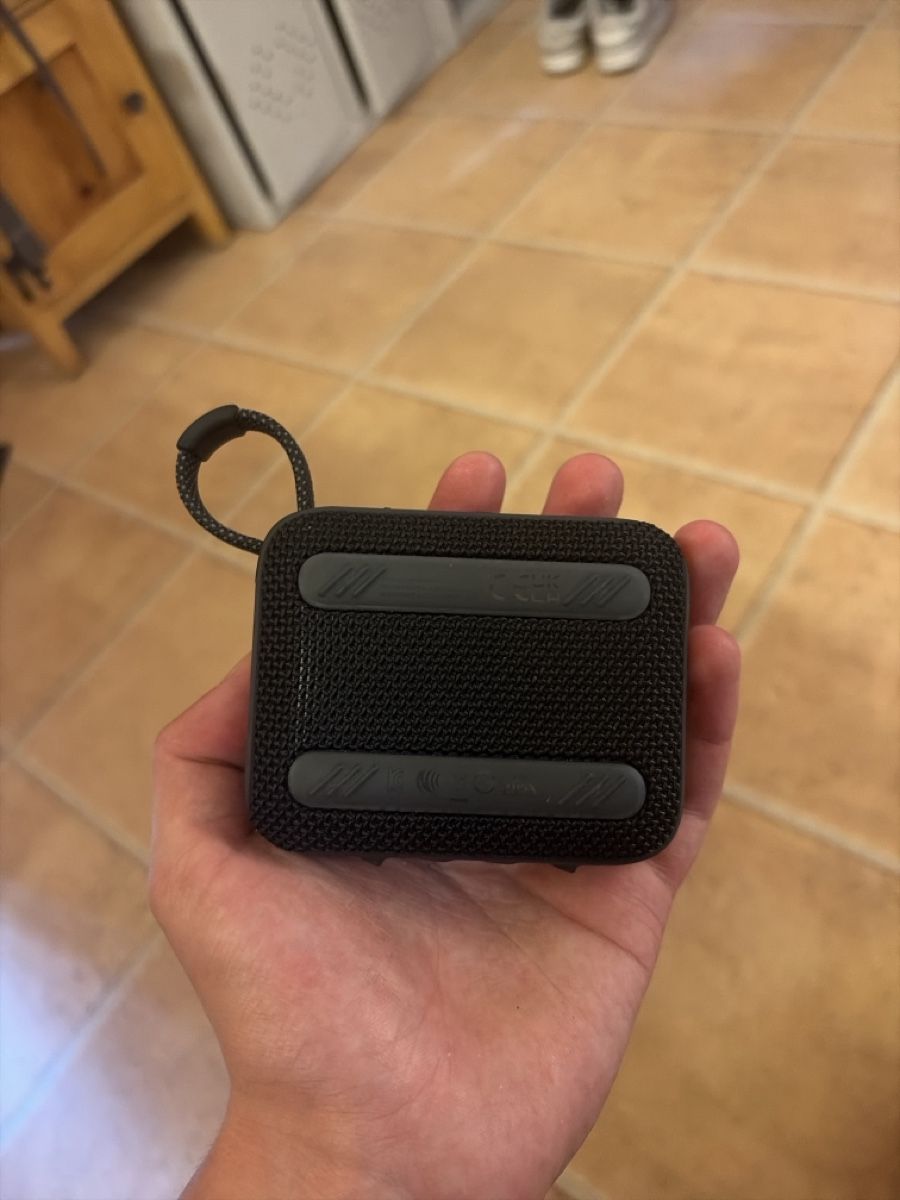 JBL Lautsprecher: JBL Go 4 portable speaker black – Gebraucht aus Zermatt von Sowwer 1