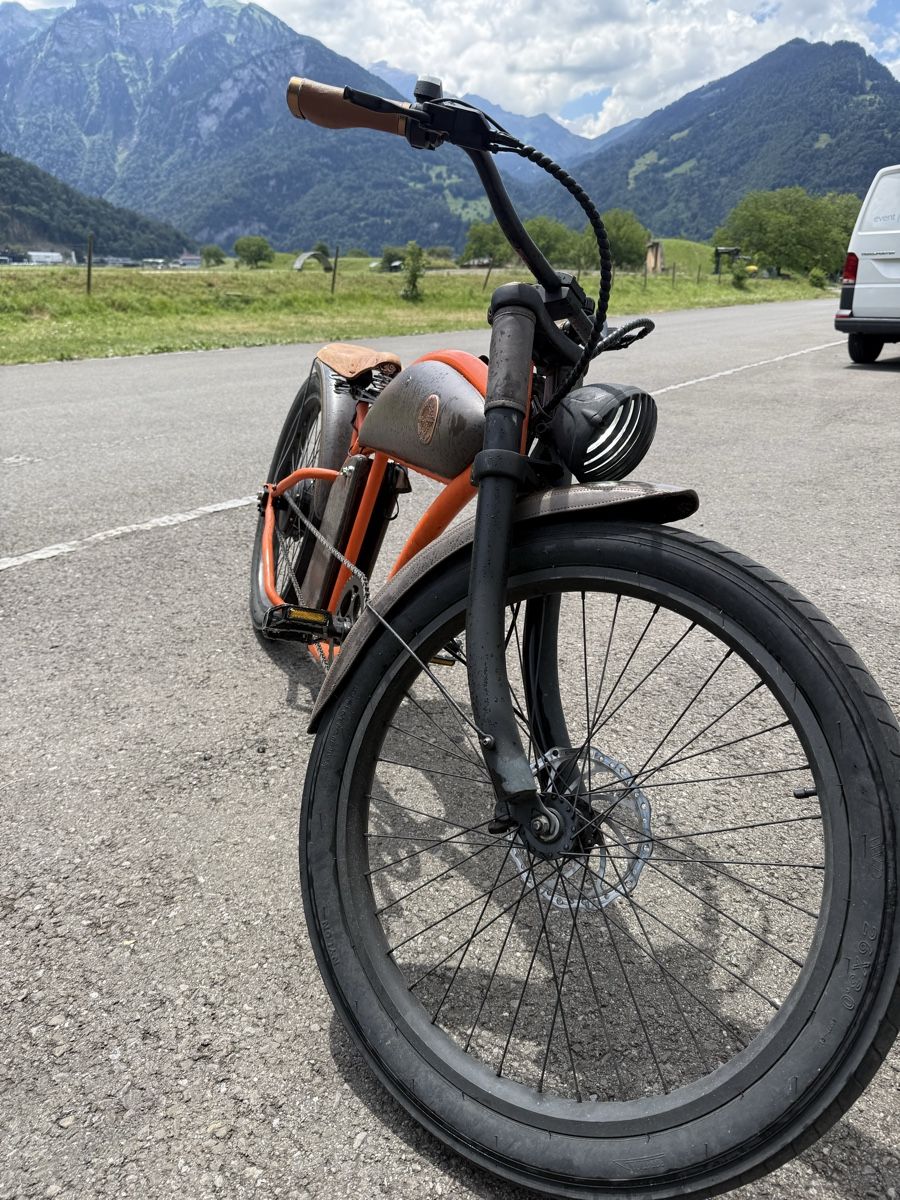 Velos: E-Bike Cruiser Orange/Braun Rayvolt  – Gebraucht aus Unterseen von Slif00 5