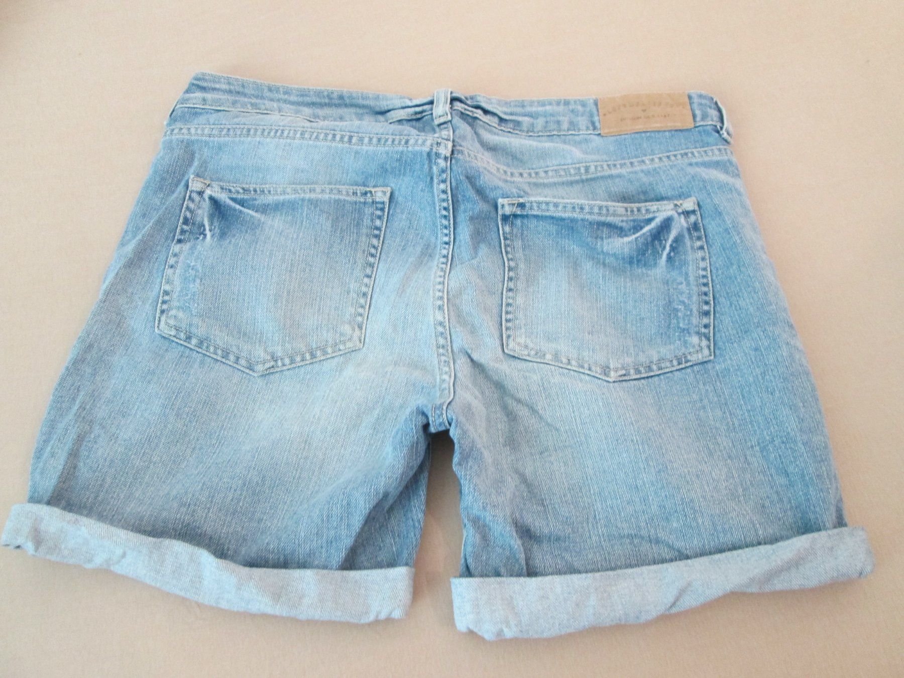 H&M Jeans: Jeans Shorts – Gebraucht aus Neuchâtel von Dualseele 1