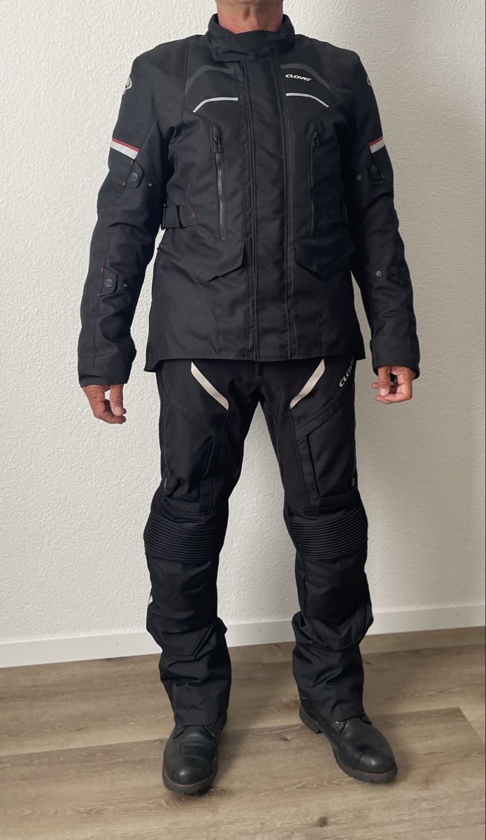 Lotti di vestiti: Motorrad Jacke und Hose – Usato da Wetzikon ZH venduto da Cedi