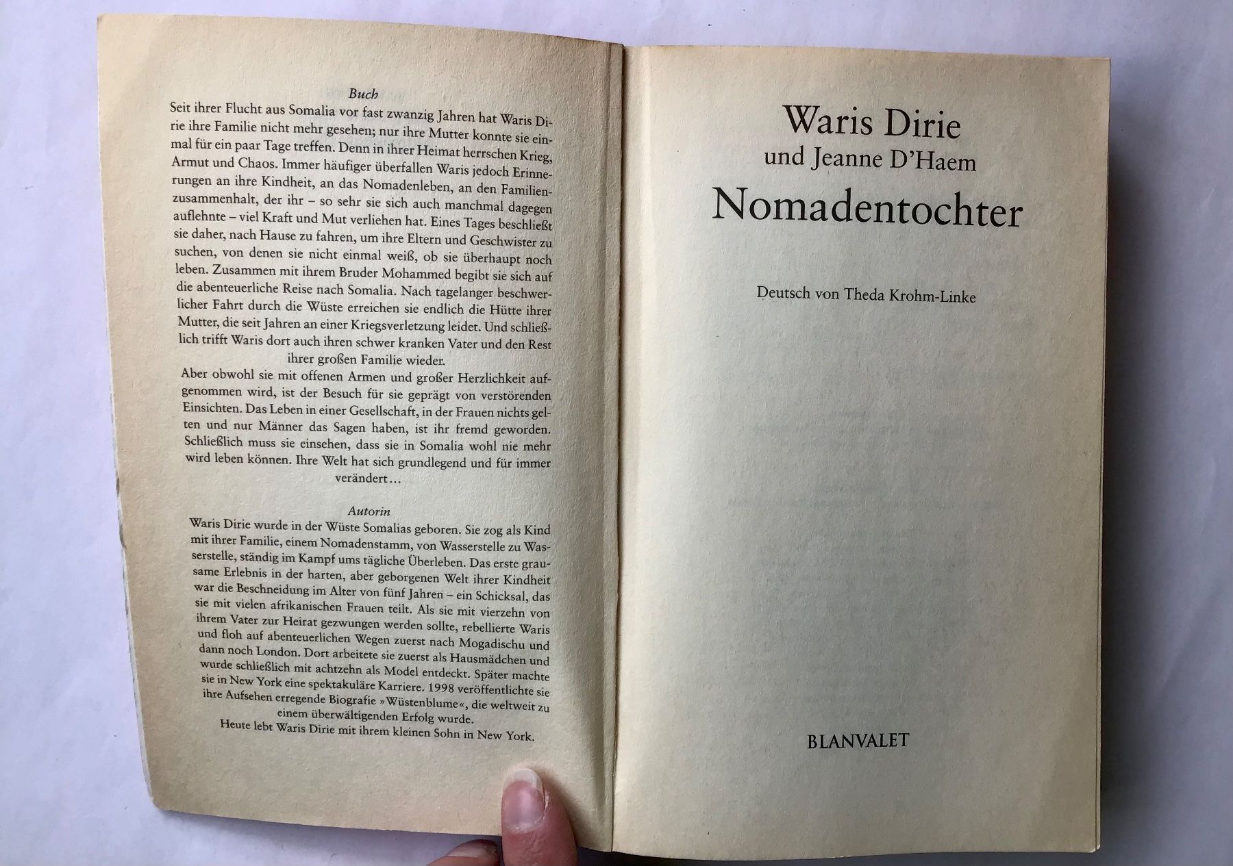 Libri: Buch: Nomadentochter (von Waris Dirie) – Usato da Bubendorf venduto da Alpenheidi 3
