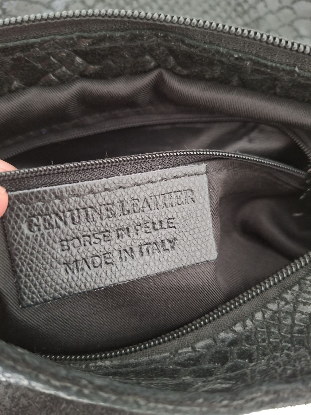 Taschen für Damen: Sac italien en cuir noir effet python à chaîne – Gebraucht aus Lutry von Sim_Sta 7
