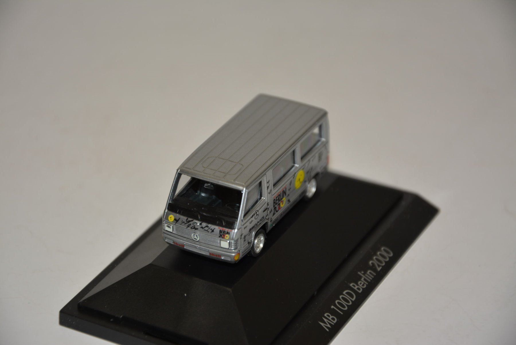 Herpa Modellini d'auto: Mercedes100D Bus Berlin 2000  Herpa 1:87 – Nuovo e nell'imballaggio originale da Goldach venduto da Feivel9 1