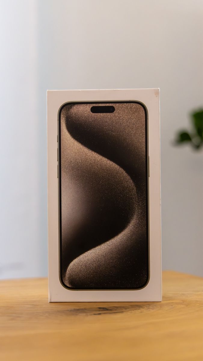 Apple Telefoni cellulari / Smartphones: iPhone 15 Pro Max – Usato da Hindelbank venduto da Fox_b7f6