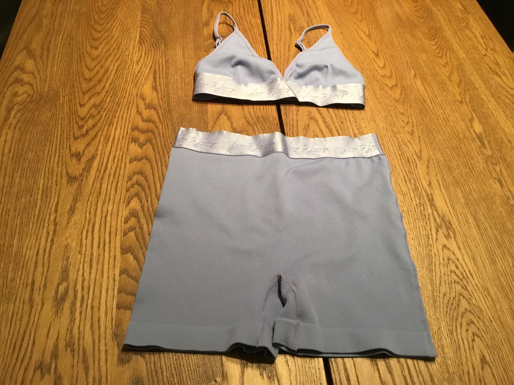 Sonstige Unterwäsche: Loungewear Set - BH und Shorts - Grösse m- – Neu (gemäss Beschreibung) aus Würenlos von Tina48 1