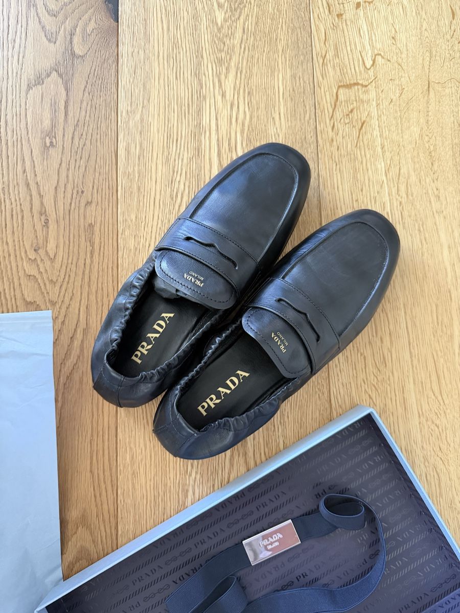 Prada Scarpe da donna: Prada Shuffle Antikleder-Loafer, Grösse 39 – Nuovo e nell'imballaggio originale da Allschwil venduto da adrke 1