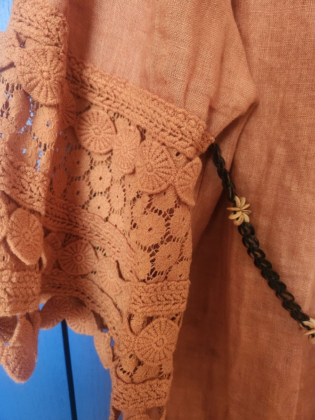 Robes: Braunes Leinenkleid mit Gürtel – D'occasion à Forch par ang_bhq6 1