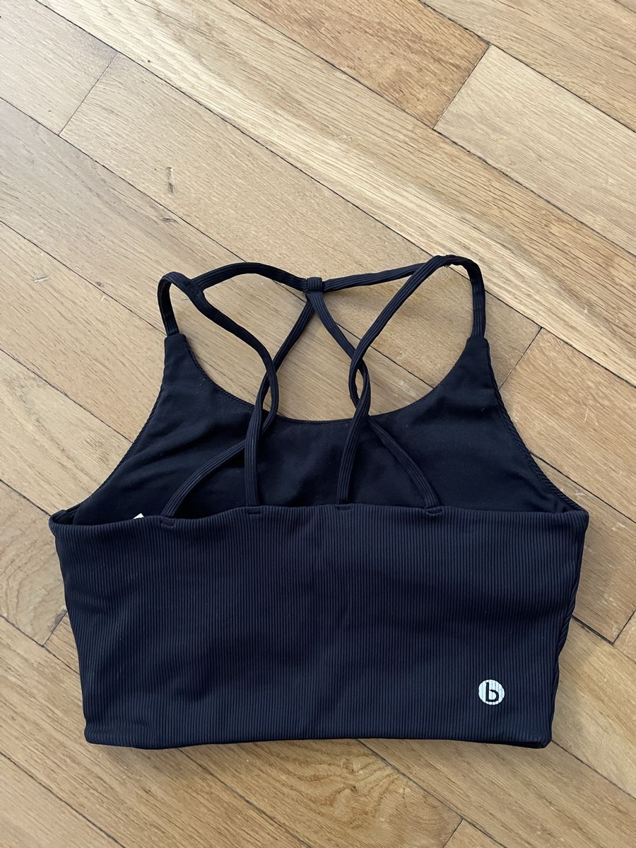 Top: Sporttop schwarz – Usato da Bern venduto da Lisa_Joy 1