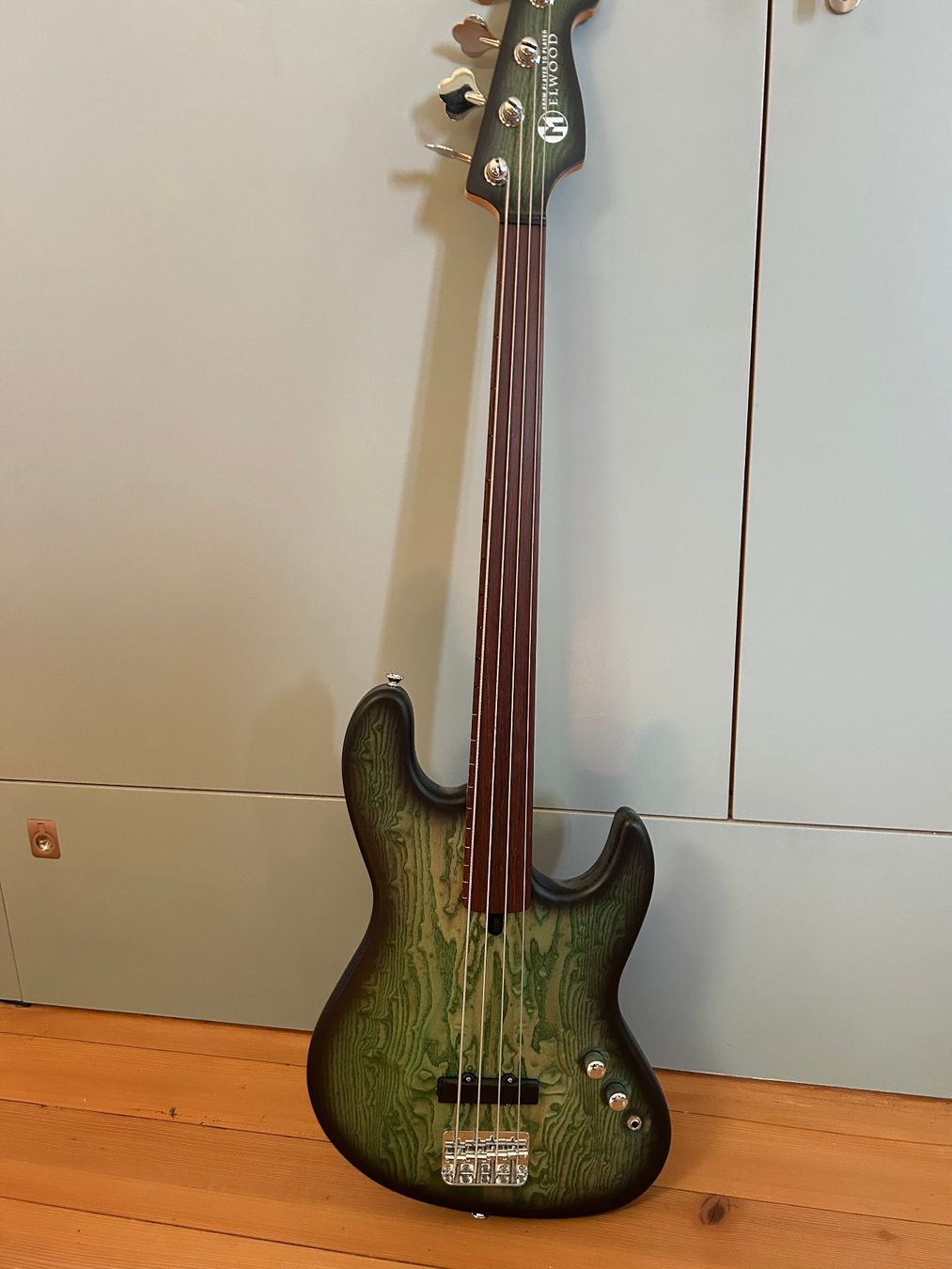 Strumenti musicali: Bundloser E-Bass, MARUSZCZYK – Usato da Birrwil venduto da rotsch-o-mat