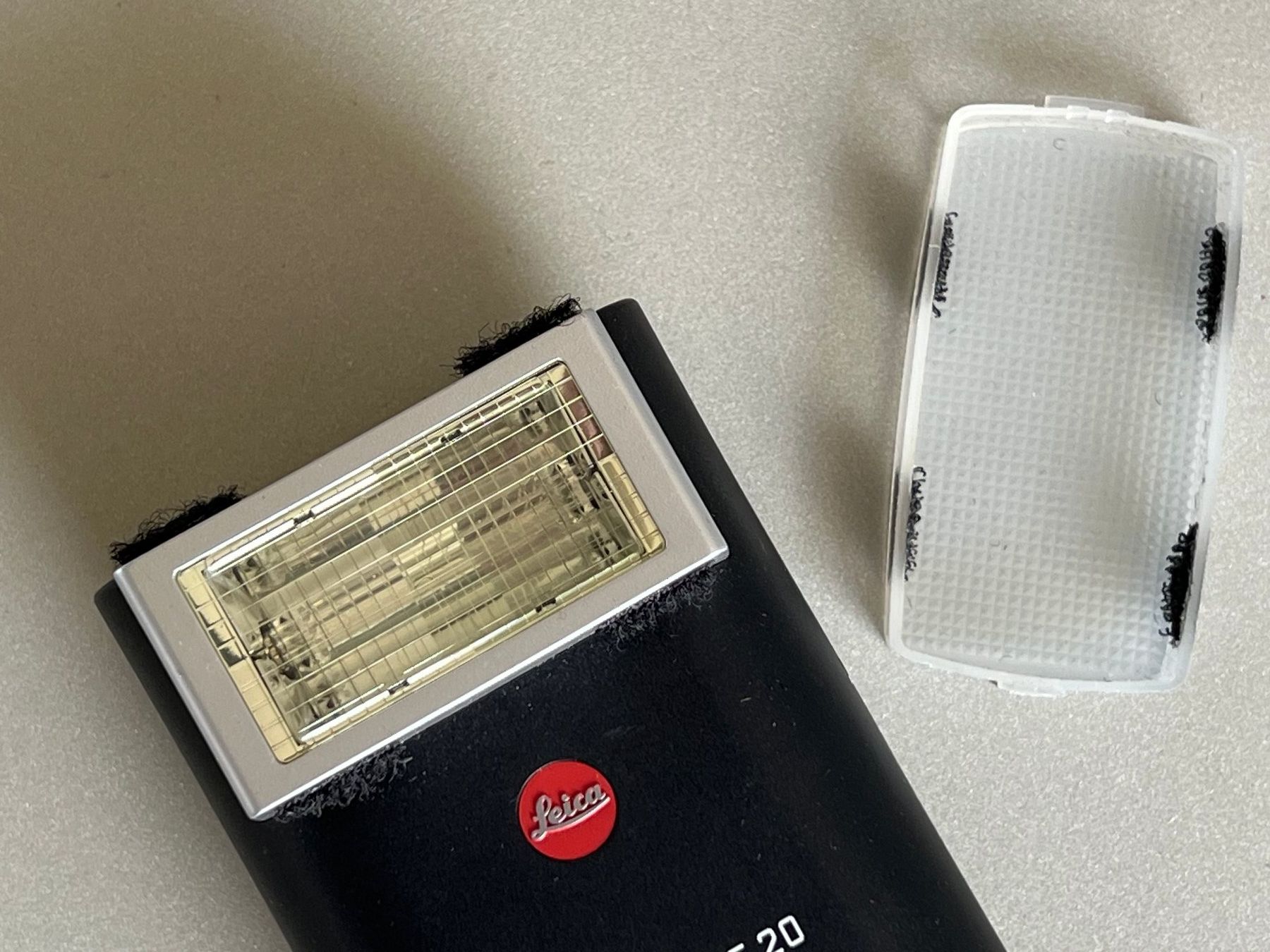 Leica Blitze: LEICA FLASH SF 20 – Gebraucht aus La Tour-de-Peilz von frog59 3