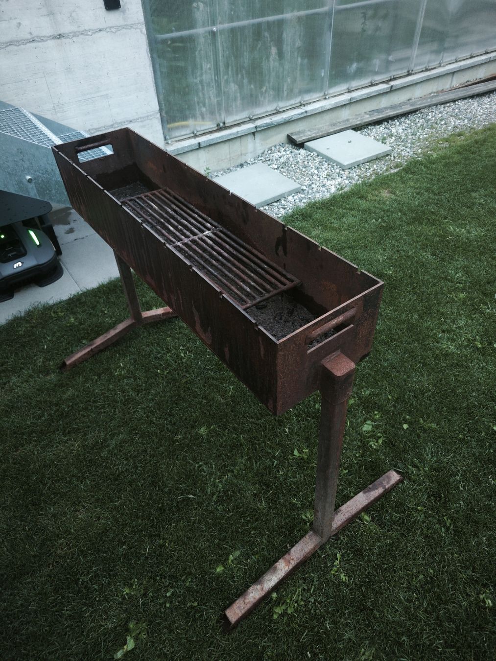 Grils: Stabiler Spiessligrill  – D'occasion à Riedtwil par Allesmussweg-