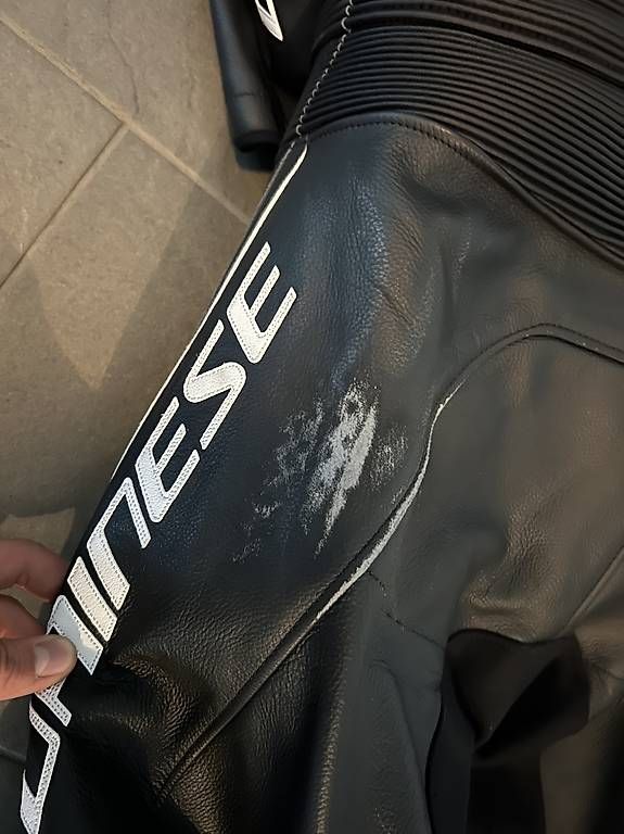 Completi, tute sportive e funzionali: DAINESE Lederkombi 2-teiler  – Usato da Wädenswil venduto da ben_y2qz 2