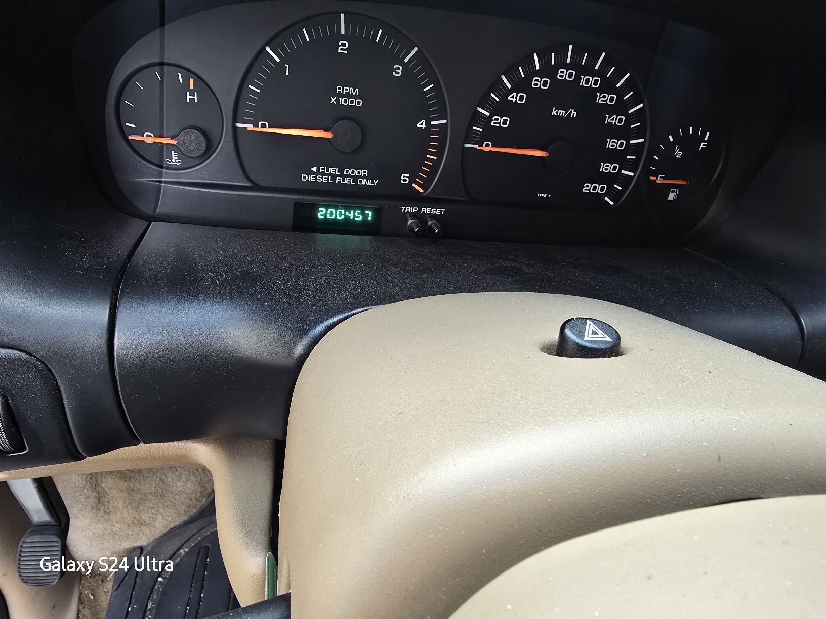 Chrysler Automobili: CHRYSLER GD VOYAGER 2.5 TD  – Usato da CERNIER venduto da GarageConcept-Car 5