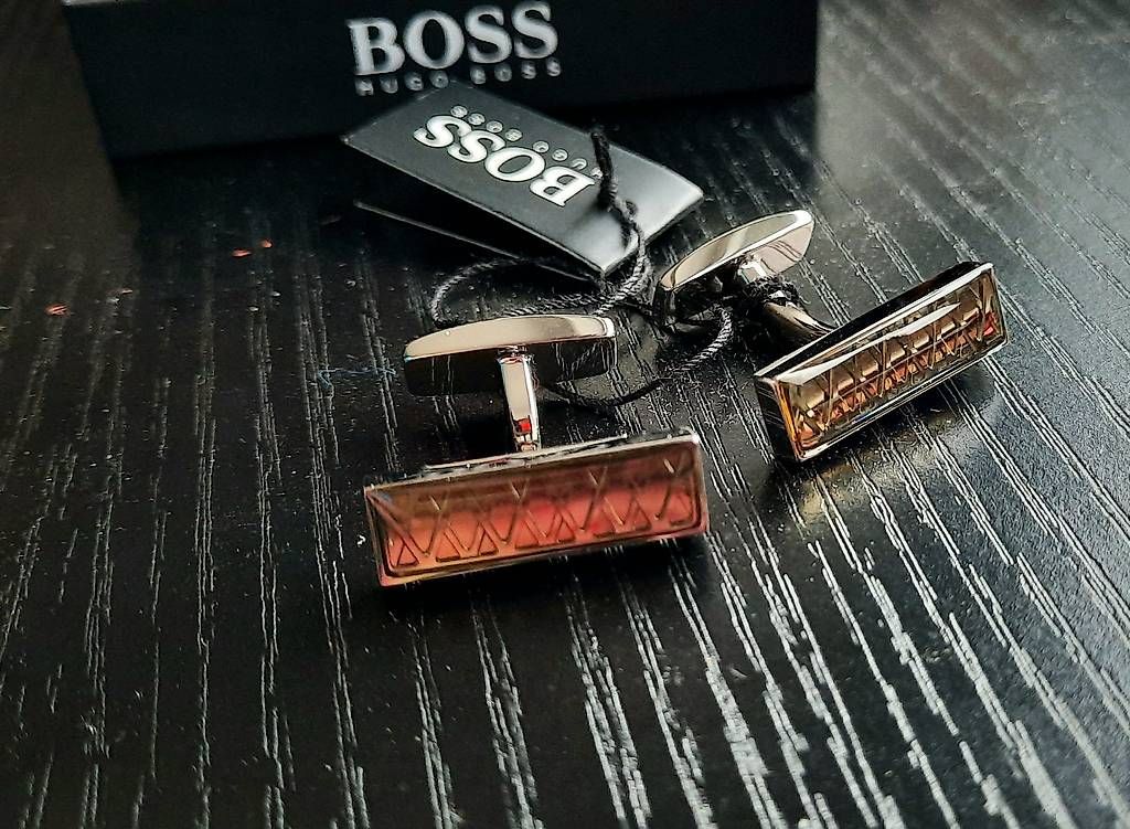 Gemelli: Hugo Boss Manschette Knöpfe NEU – Usato da Zürich venduto da mar_fw69 2