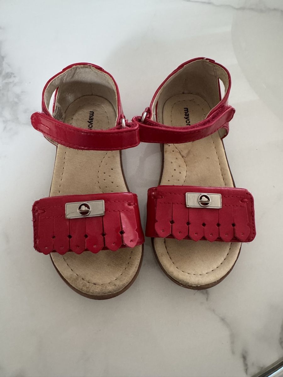 Mayoral Scarpe per ragazze: Mayoral Mädchen Saandalen Rot Grösse:24 – Nuovo (secondo la descrizione) da Belp venduto da Secondhand11
