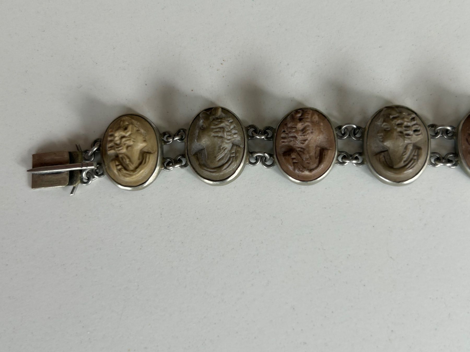 Bracciali & Braccialetti: Antikes Lava Cameo Armband, ca 1870 – Usato da Zumikon venduto da tuna007 1