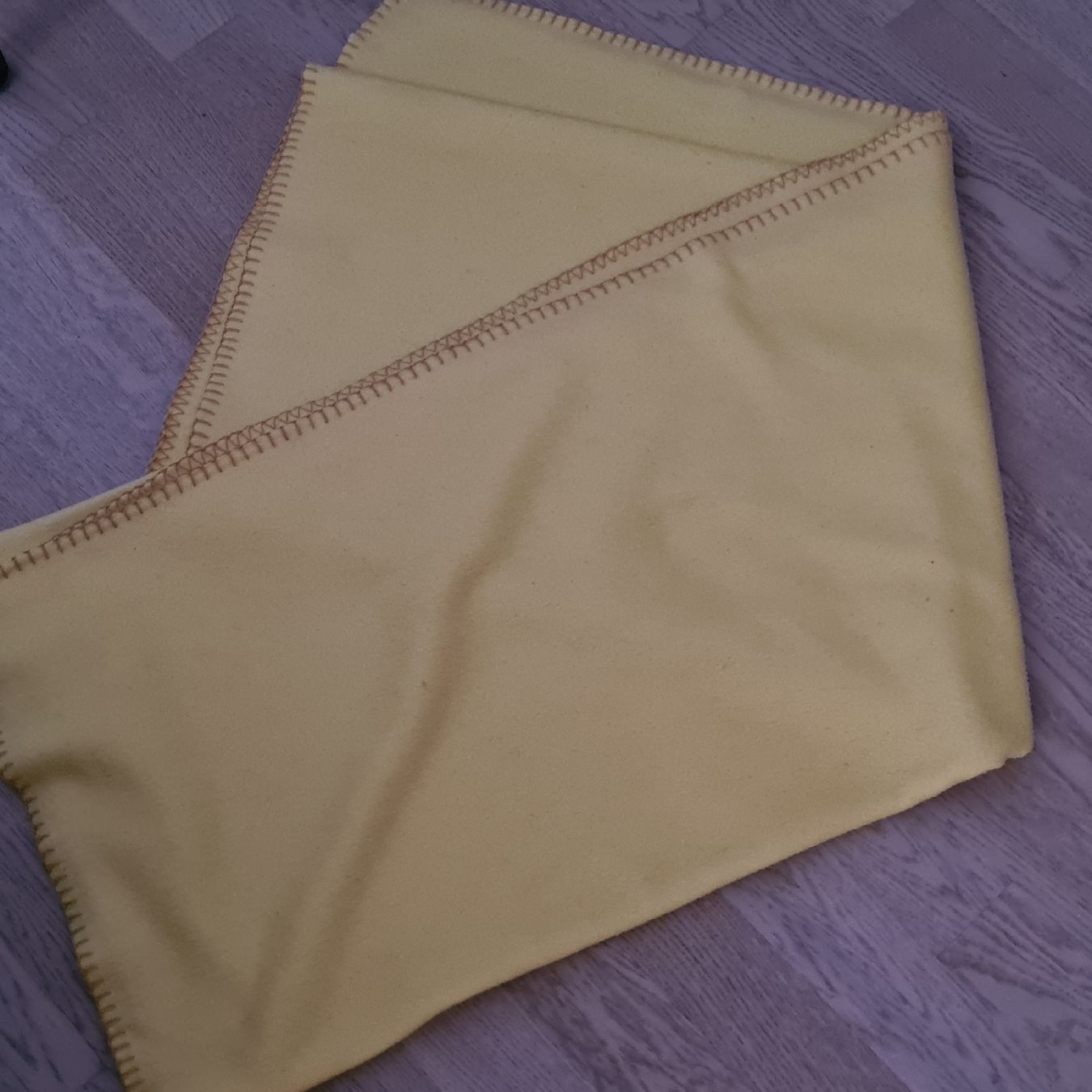 Coperte: Kuscheldecke Gelb B.124 L.174 cm – Usato da Steinen venduto da turbogeiss99 5